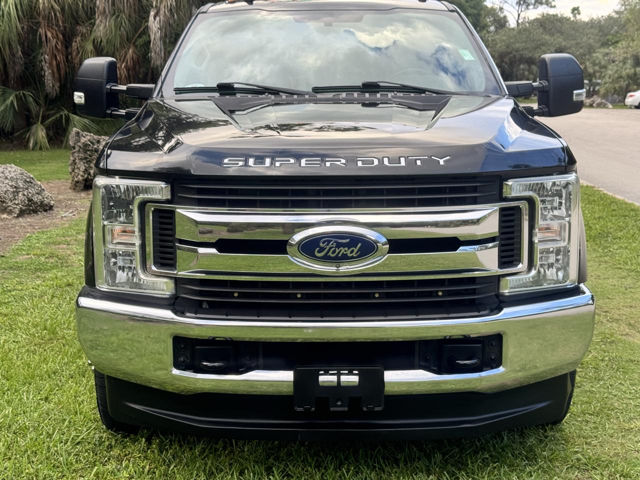 Ford Super Duty F-350 DRW XLT 4WD Crew Cab 8' Box 2019