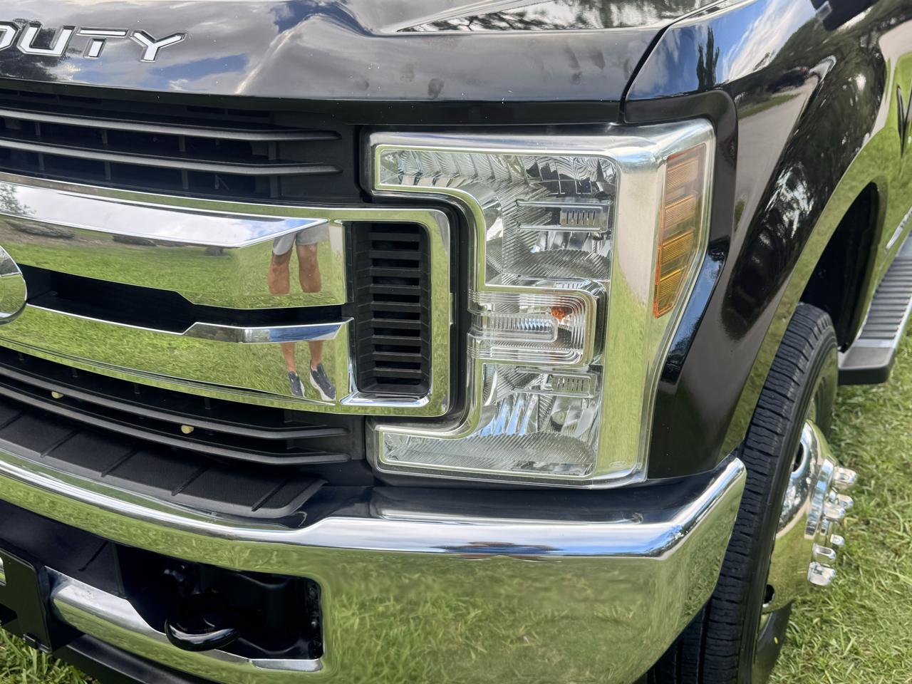 Ford Super Duty F-350 DRW XLT 4WD Crew Cab 8' Box 2019