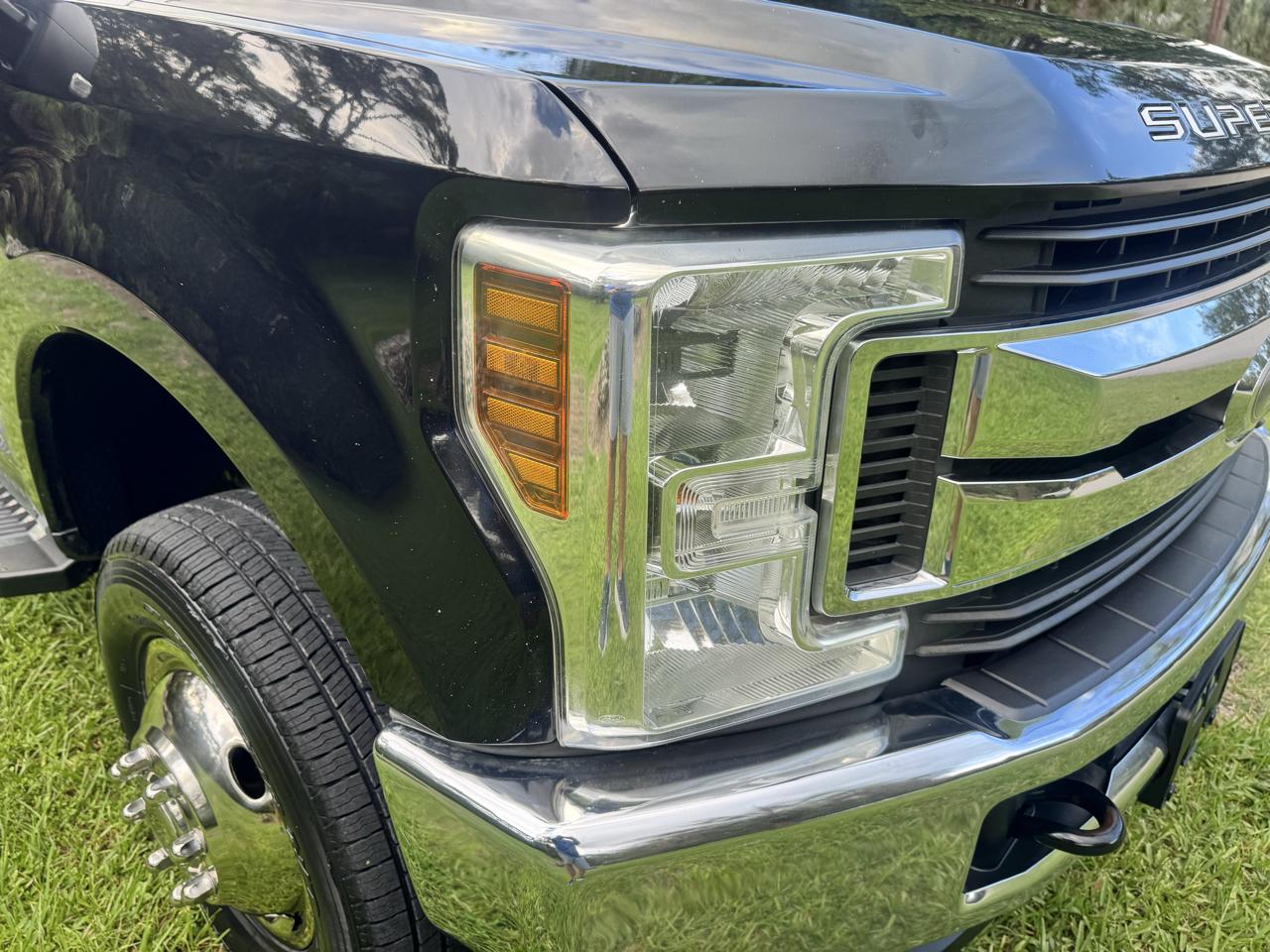 Ford Super Duty F-350 DRW XLT 4WD Crew Cab 8' Box 2019