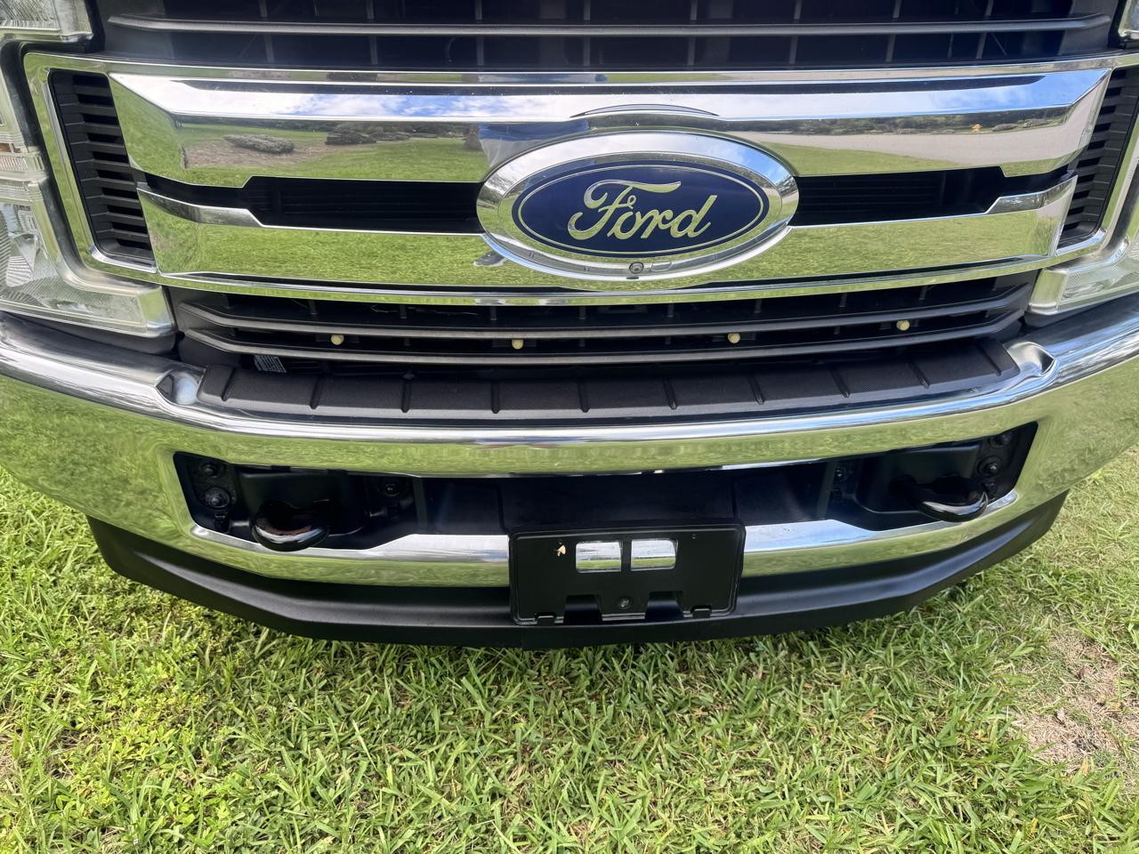 Ford Super Duty F-350 DRW XLT 4WD Crew Cab 8' Box 2019