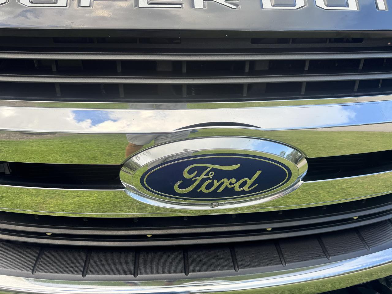 Ford Super Duty F-350 DRW XLT 4WD Crew Cab 8' Box 2019
