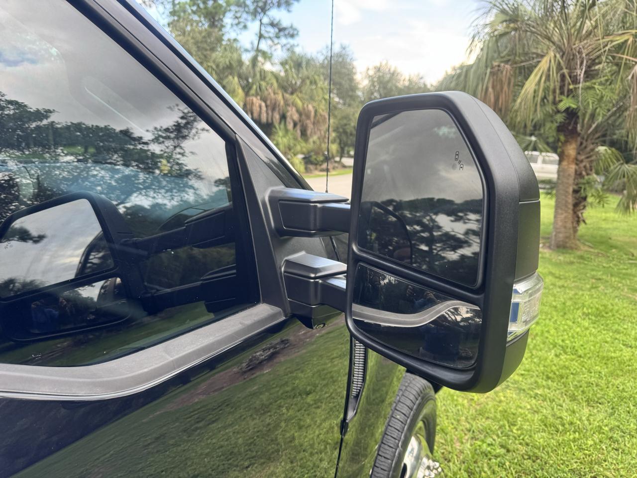 Ford Super Duty F-350 DRW XLT 4WD Crew Cab 8' Box 2019