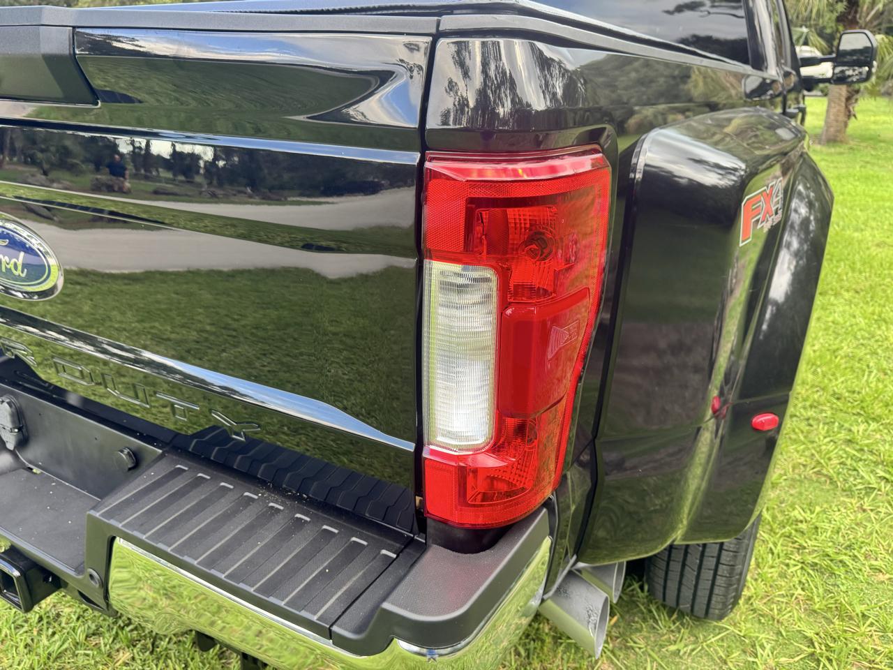 Ford Super Duty F-350 DRW XLT 4WD Crew Cab 8' Box 2019