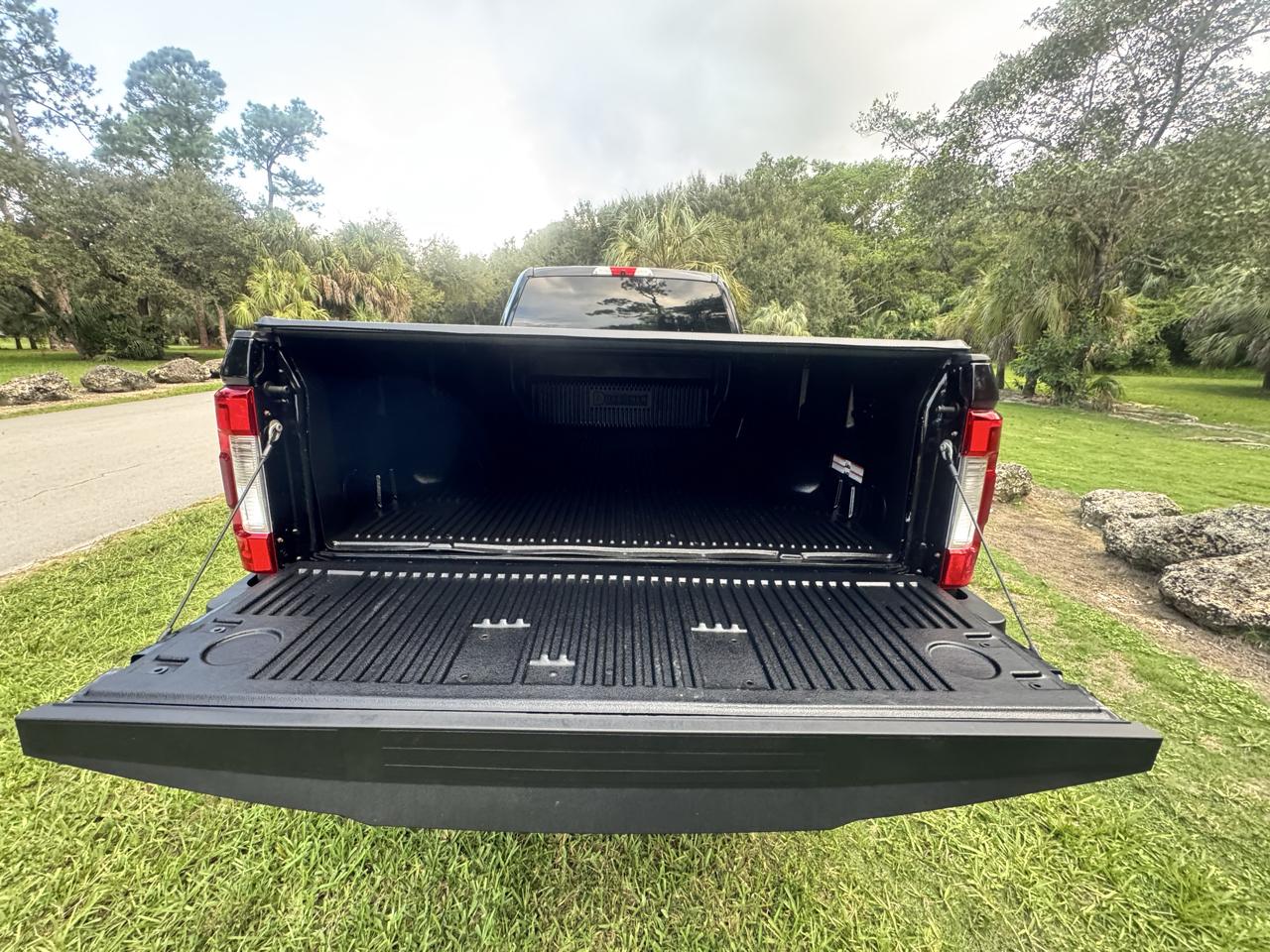 Ford Super Duty F-350 DRW XLT 4WD Crew Cab 8' Box 2019