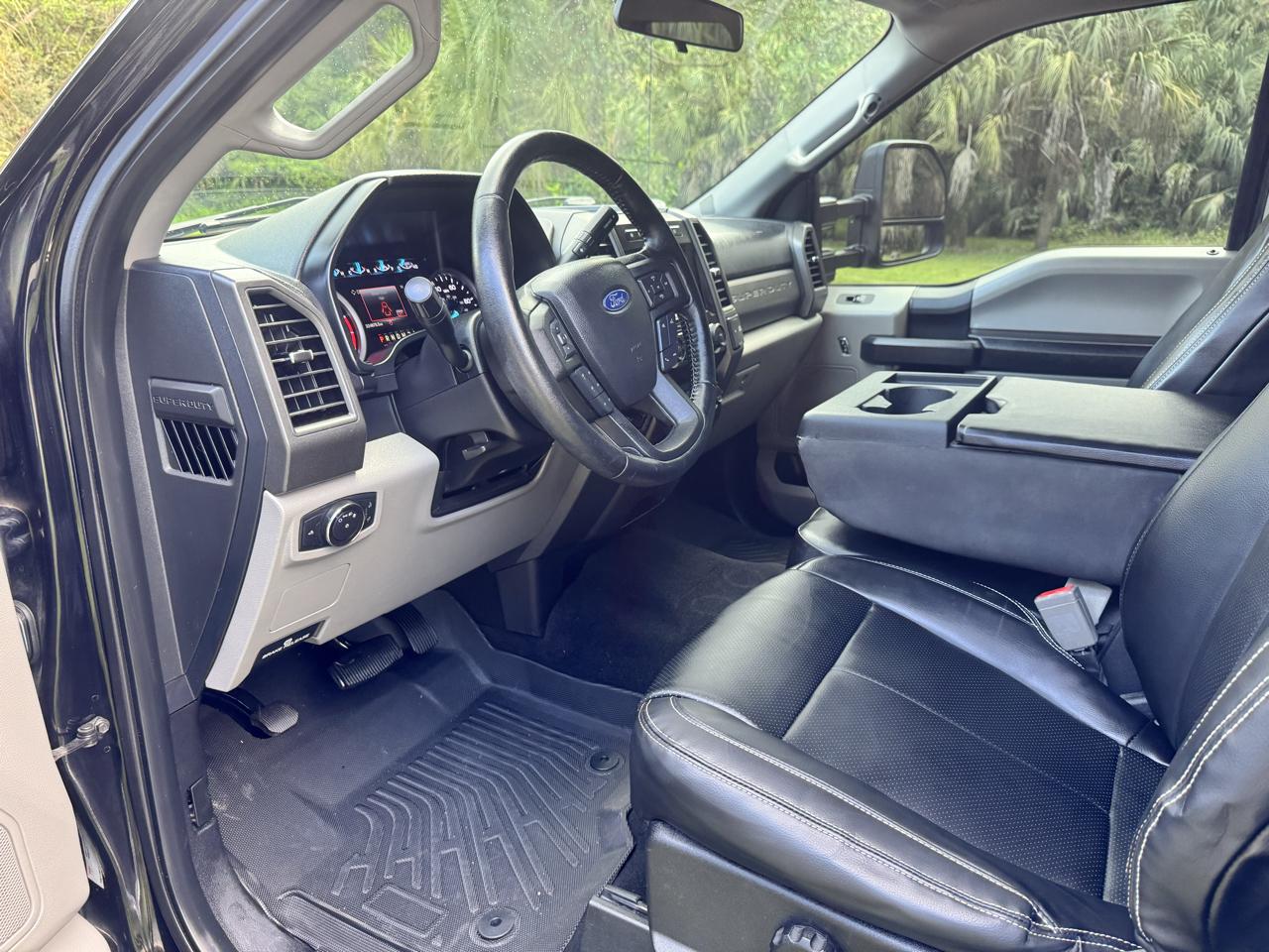 Ford Super Duty F-350 DRW XLT 4WD Crew Cab 8' Box 2019
