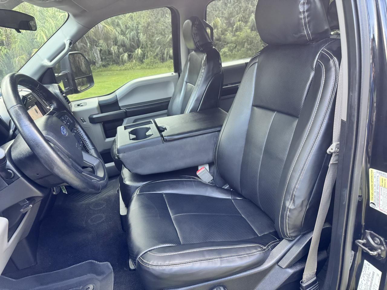 Ford Super Duty F-350 DRW XLT 4WD Crew Cab 8' Box 2019