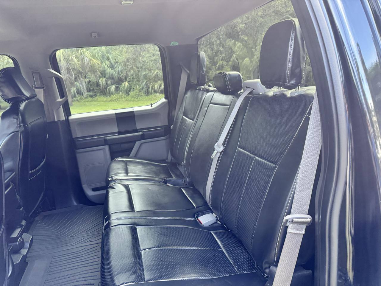 Ford Super Duty F-350 DRW XLT 4WD Crew Cab 8' Box 2019