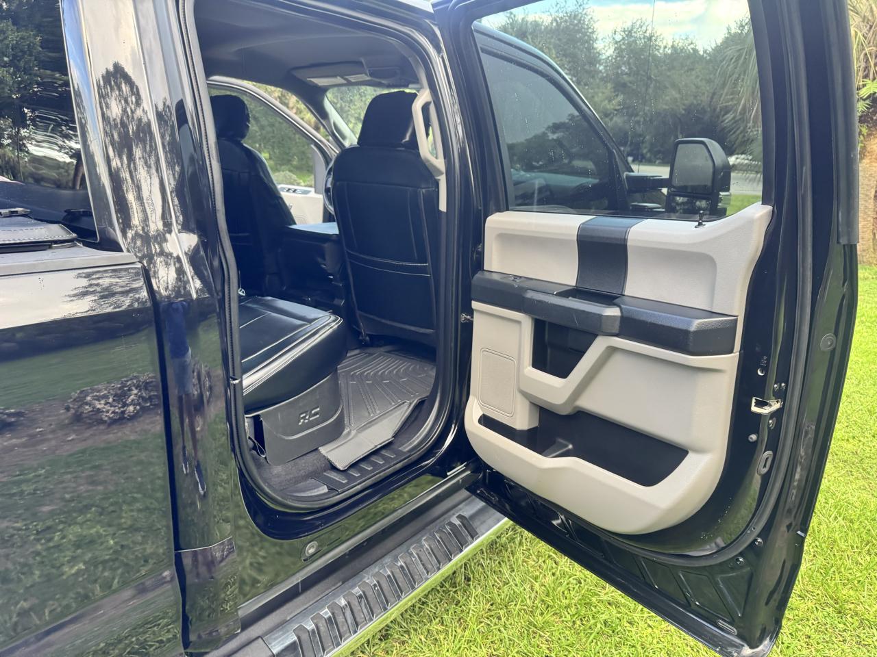 Ford Super Duty F-350 DRW XLT 4WD Crew Cab 8' Box 2019