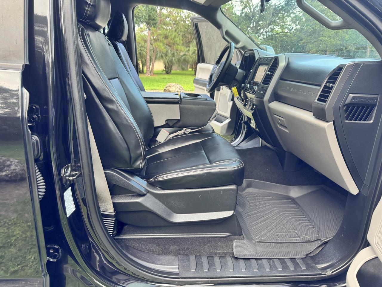 Ford Super Duty F-350 DRW XLT 4WD Crew Cab 8' Box 2019