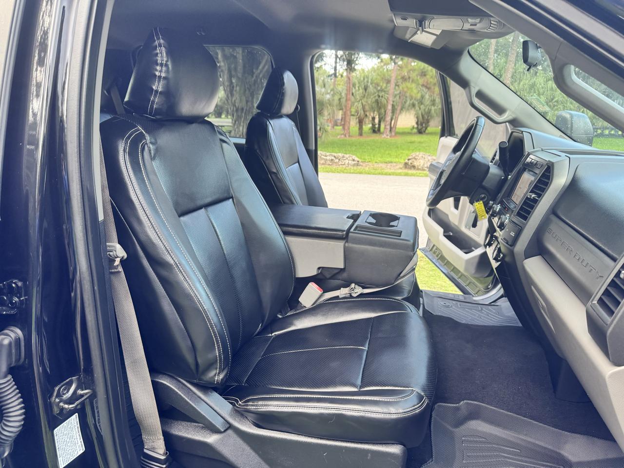 Ford Super Duty F-350 DRW XLT 4WD Crew Cab 8' Box 2019