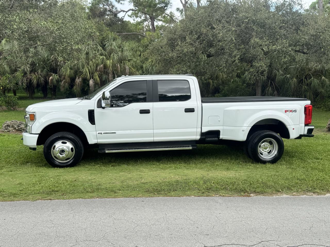 Ford Super Duty F-350 DRW  2022
