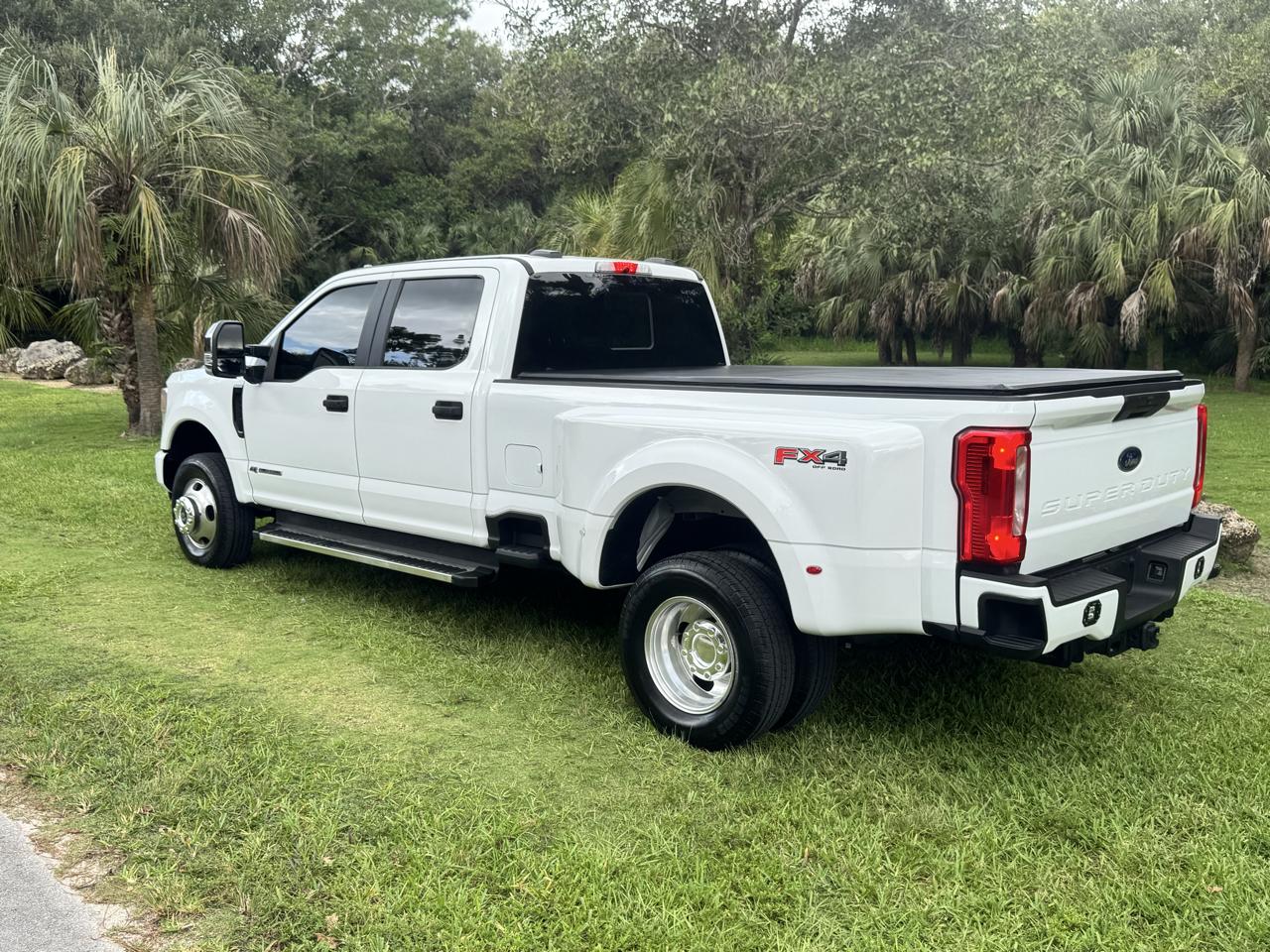 Ford Super Duty F-350 DRW  2022