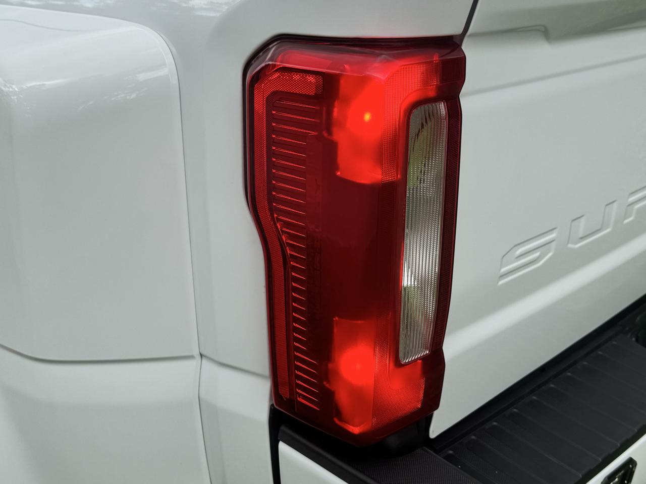 Ford Super Duty F-350 DRW  2022