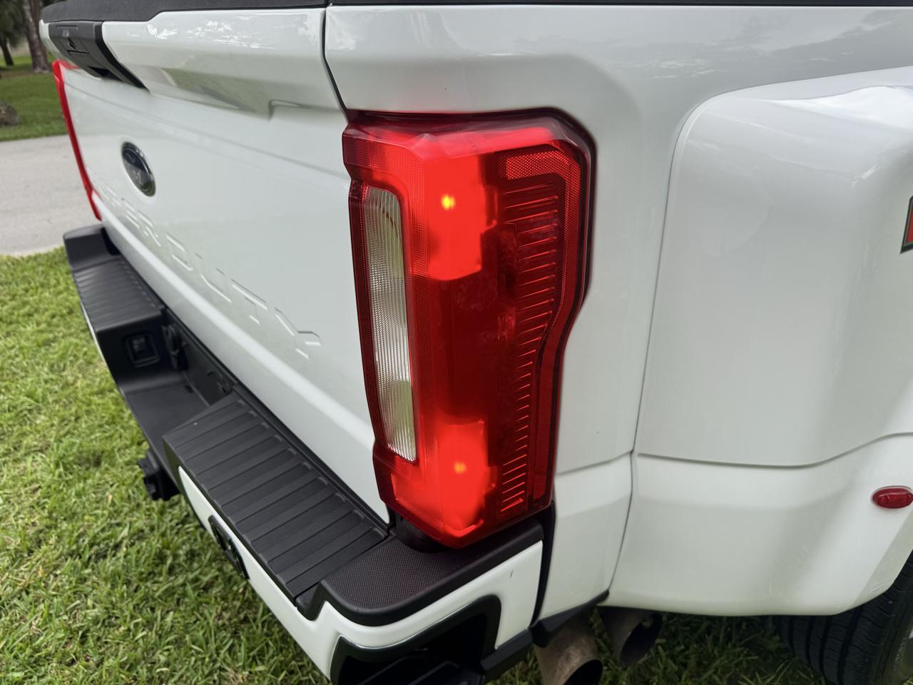 Ford Super Duty F-350 DRW  2022