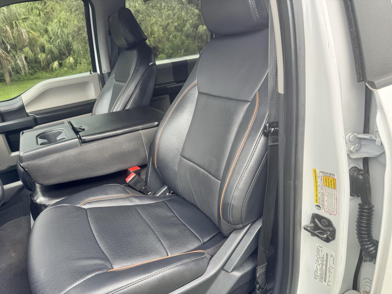 Ford Super Duty F-350 DRW  2022