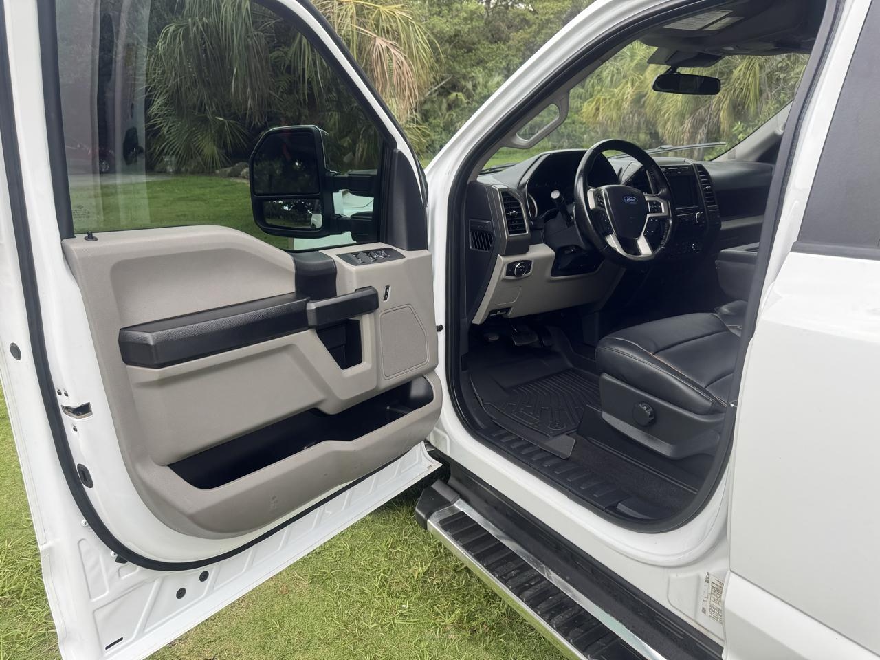 Ford Super Duty F-350 DRW  2022