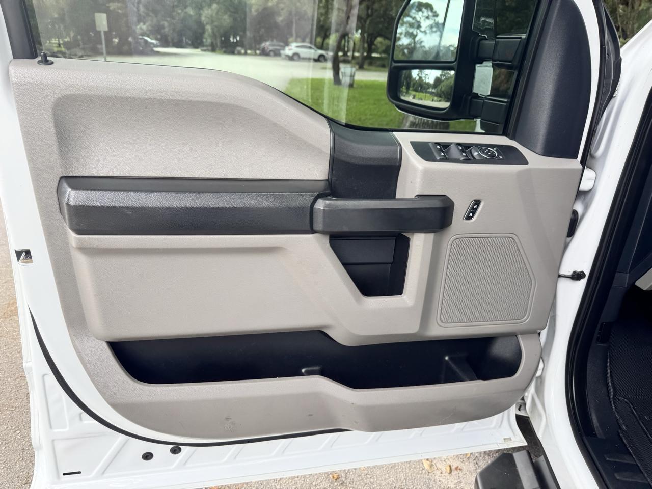Ford Super Duty F-350 DRW  2022