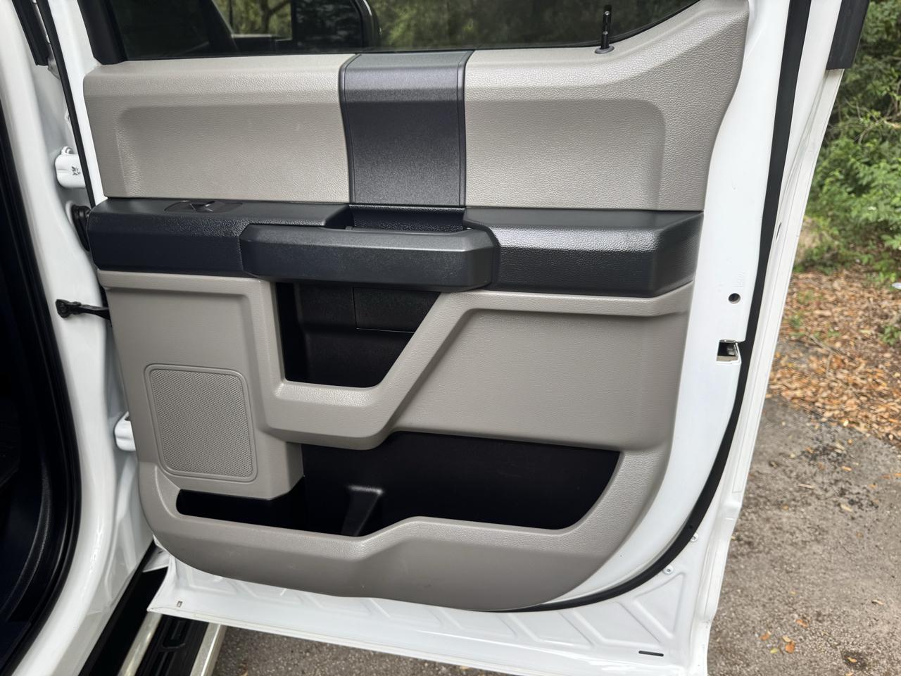Ford Super Duty F-350 DRW  2022