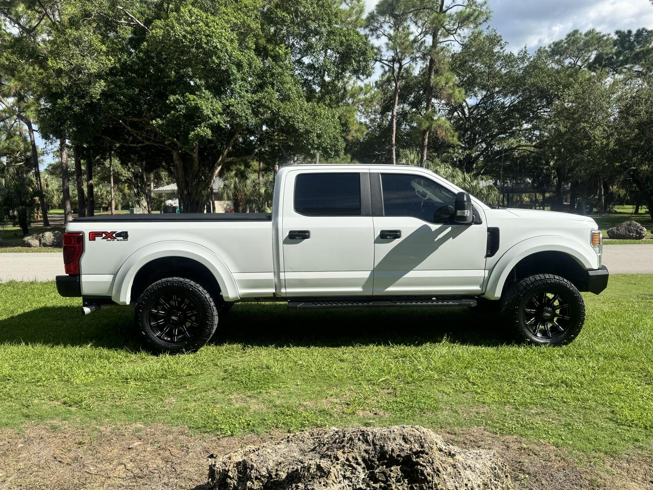 Ford Super Duty F-350 SRW  2022
