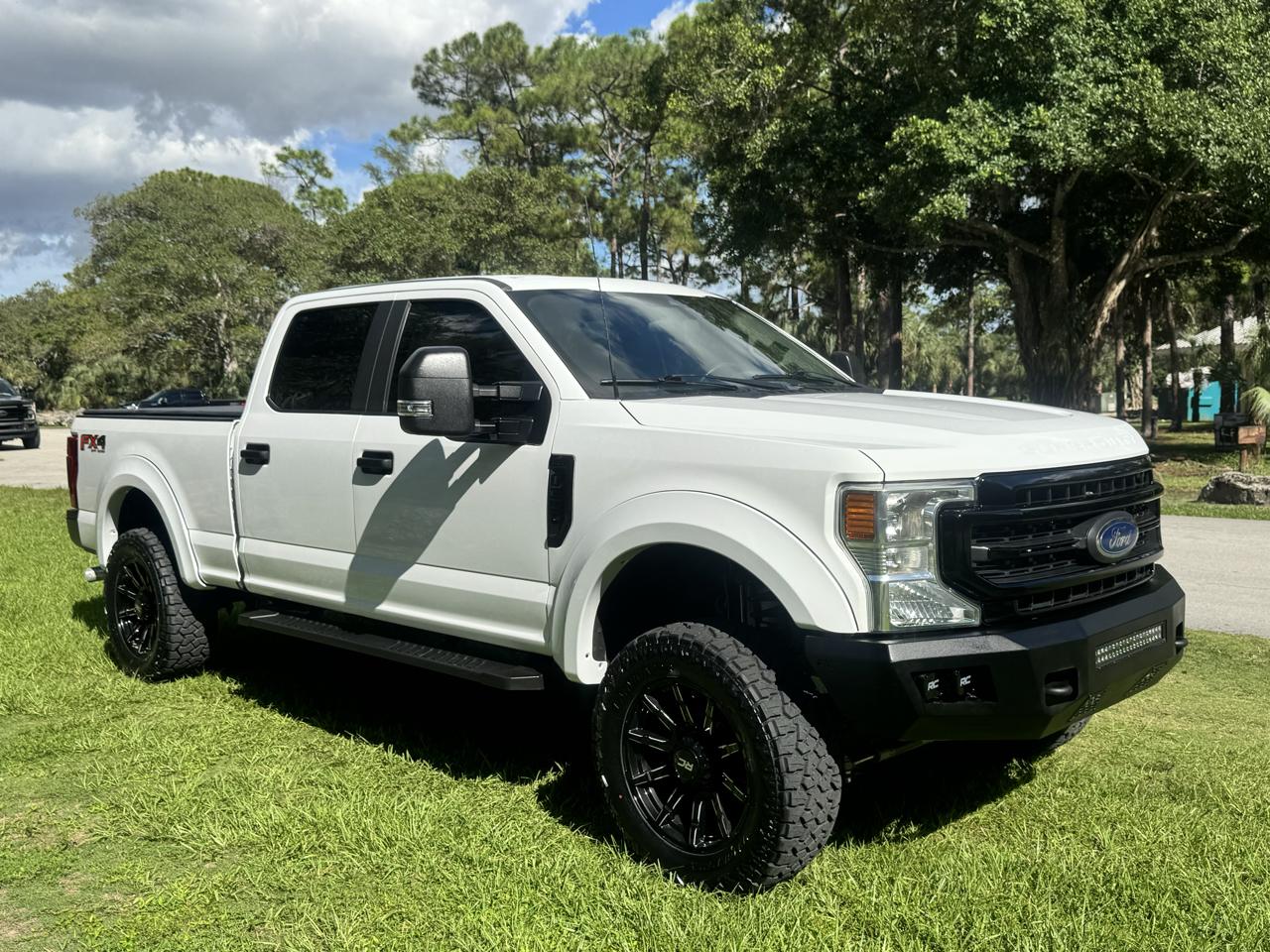 Ford Super Duty F-350 SRW  2022