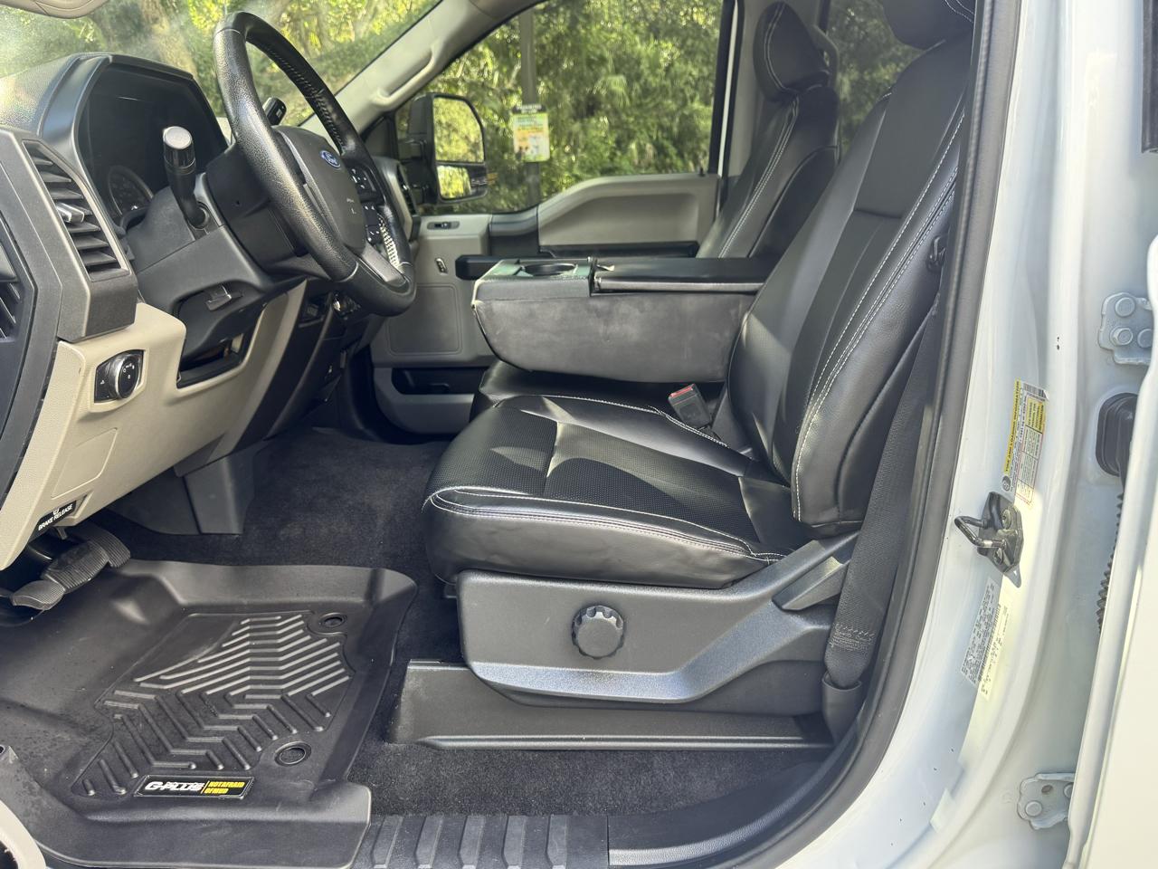 Ford Super Duty F-350 SRW  2022