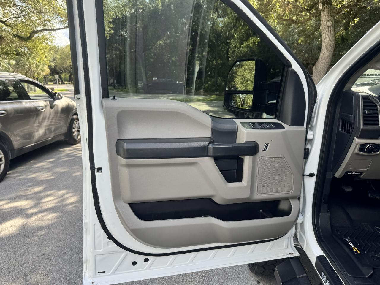 Ford Super Duty F-350 SRW  2022