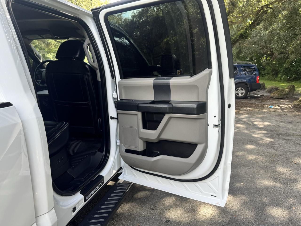 Ford Super Duty F-350 SRW  2022