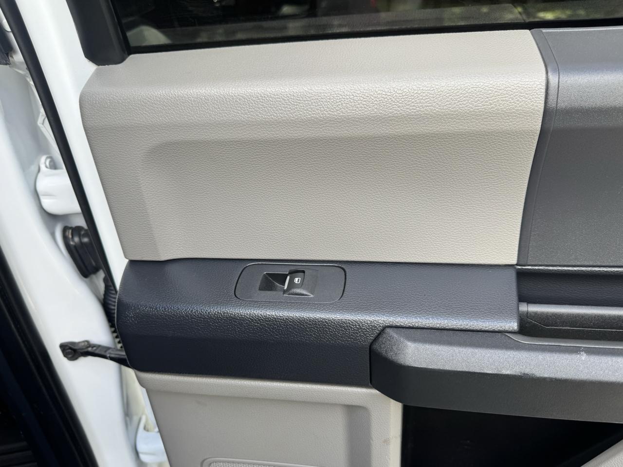 Ford Super Duty F-350 SRW  2022