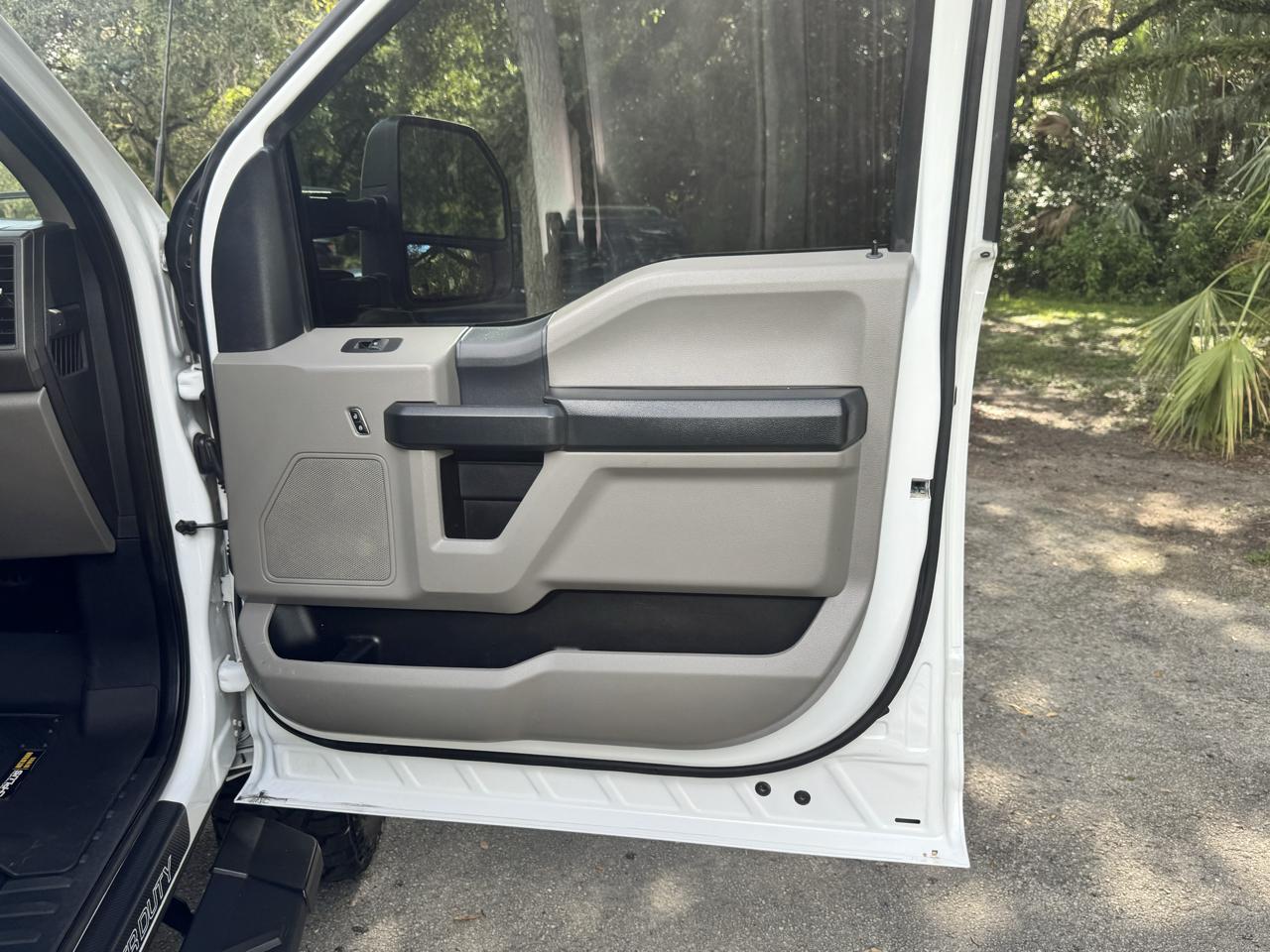 Ford Super Duty F-350 SRW  2022