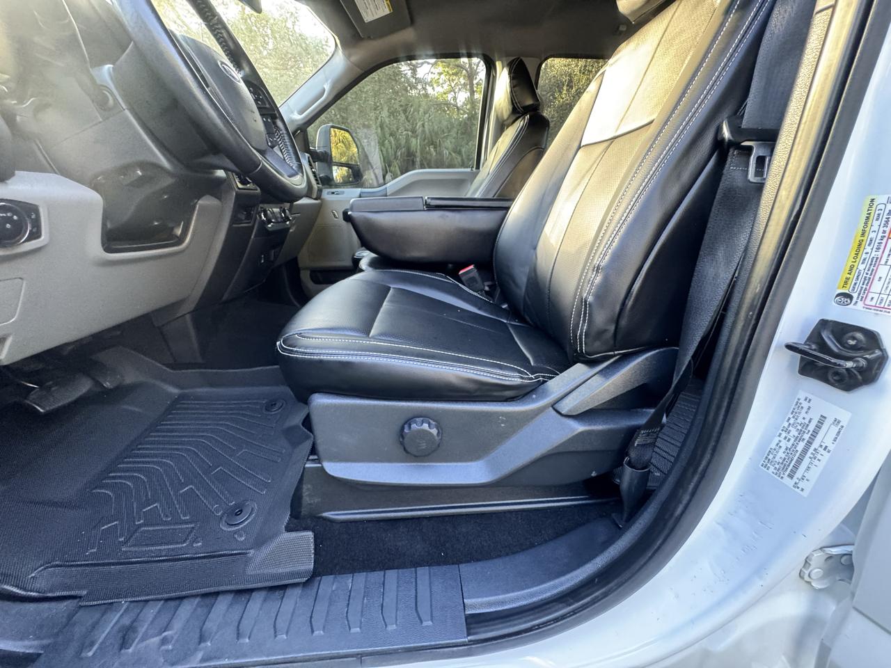 Ford Super Duty F-350 SRW  2022