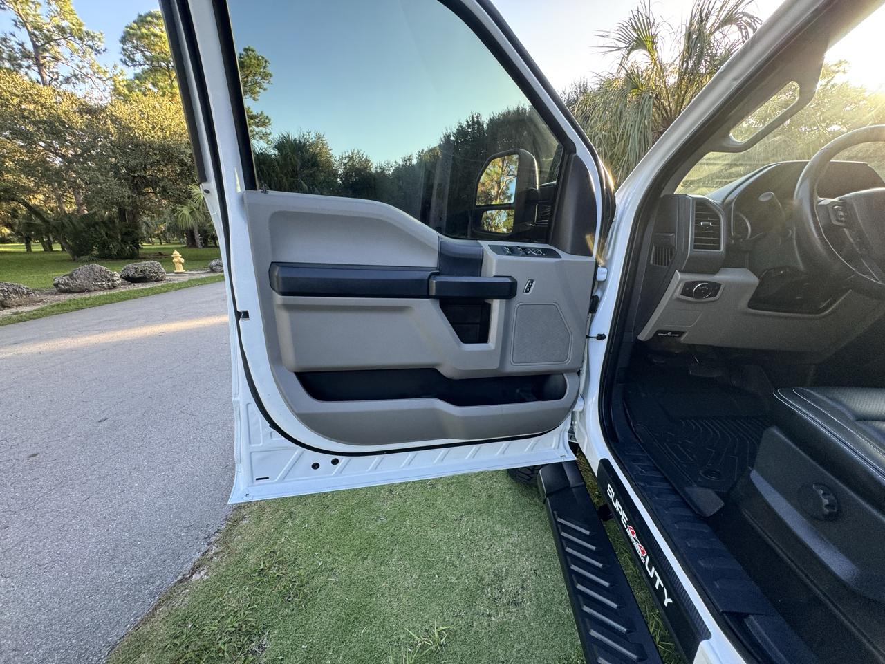 Ford Super Duty F-350 SRW  2022