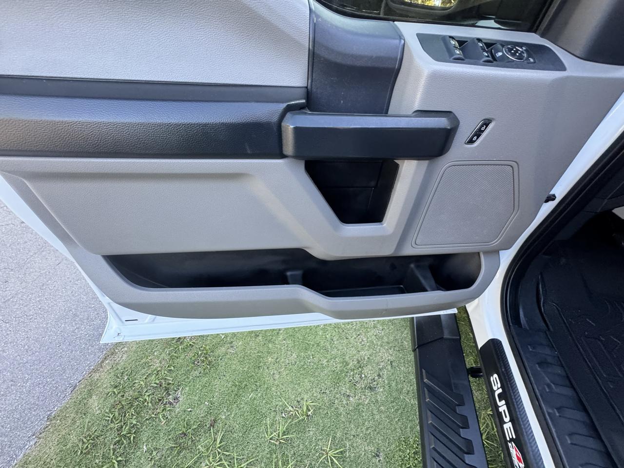 Ford Super Duty F-350 SRW  2022