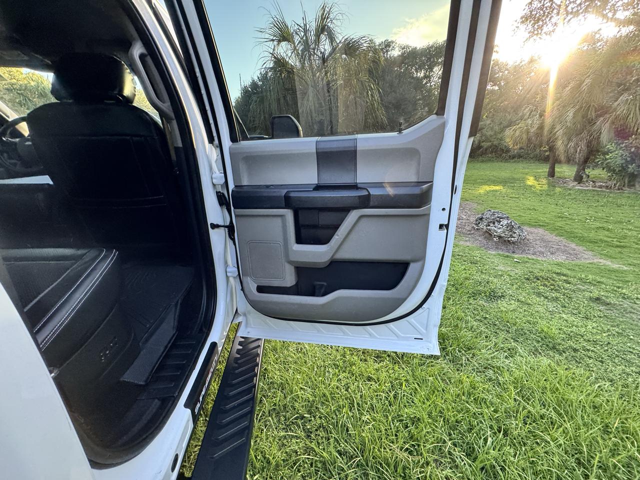 Ford Super Duty F-350 SRW  2022