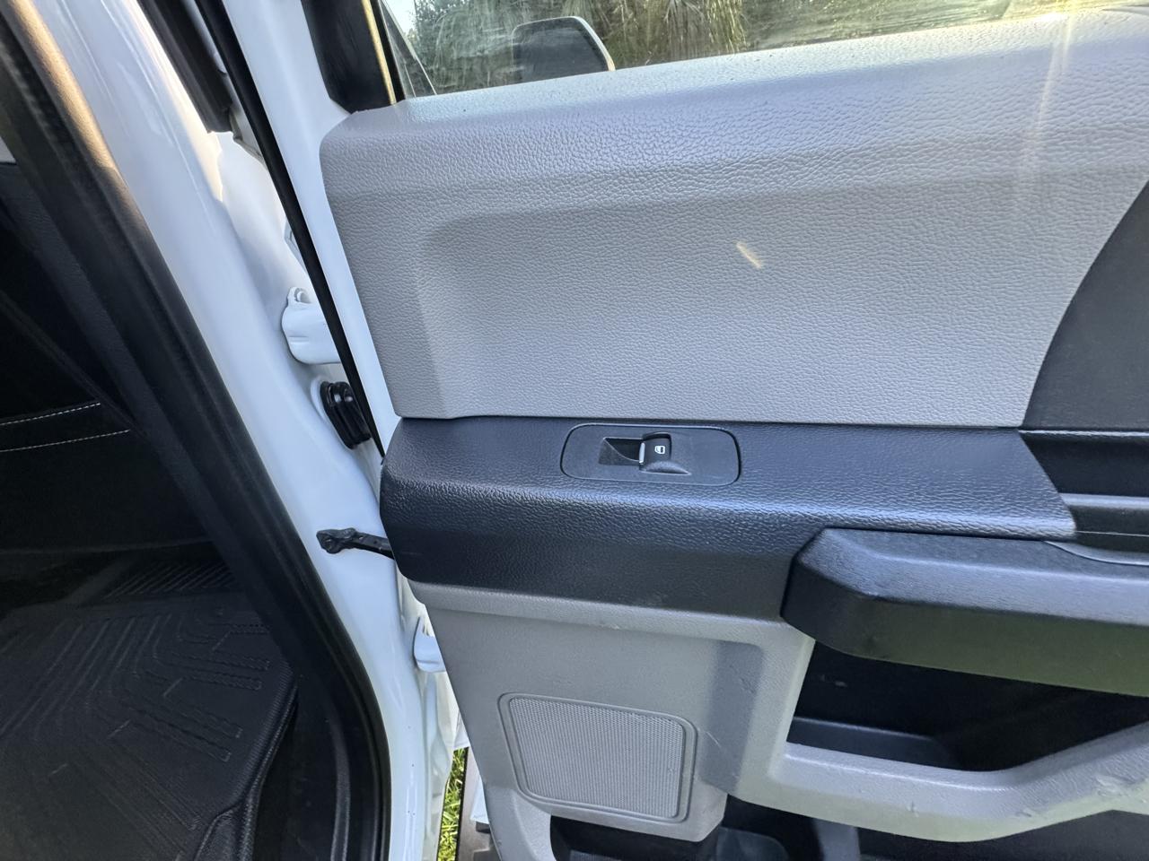 Ford Super Duty F-350 SRW  2022