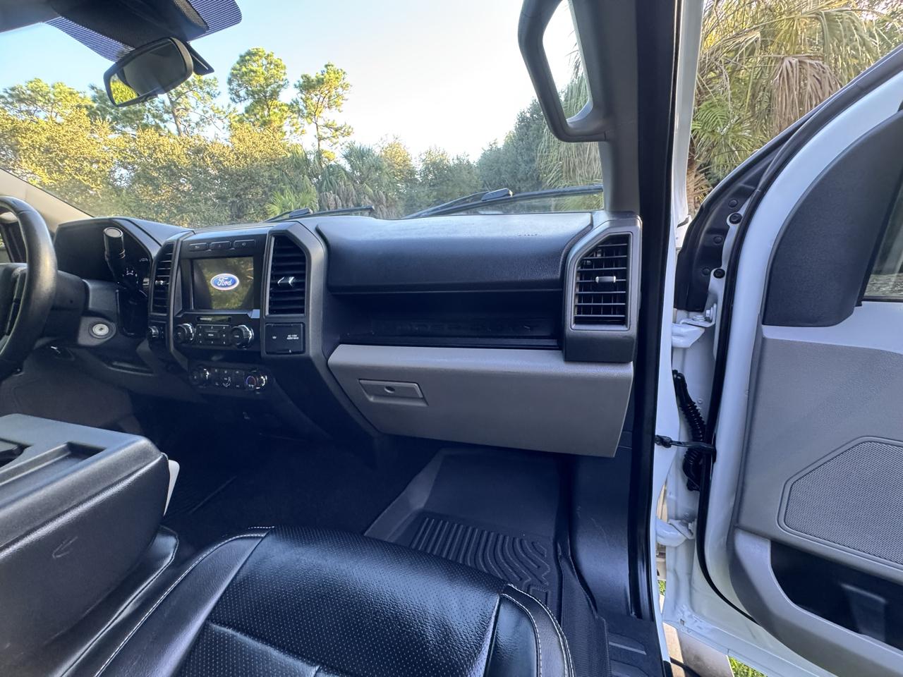 Ford Super Duty F-350 SRW  2022