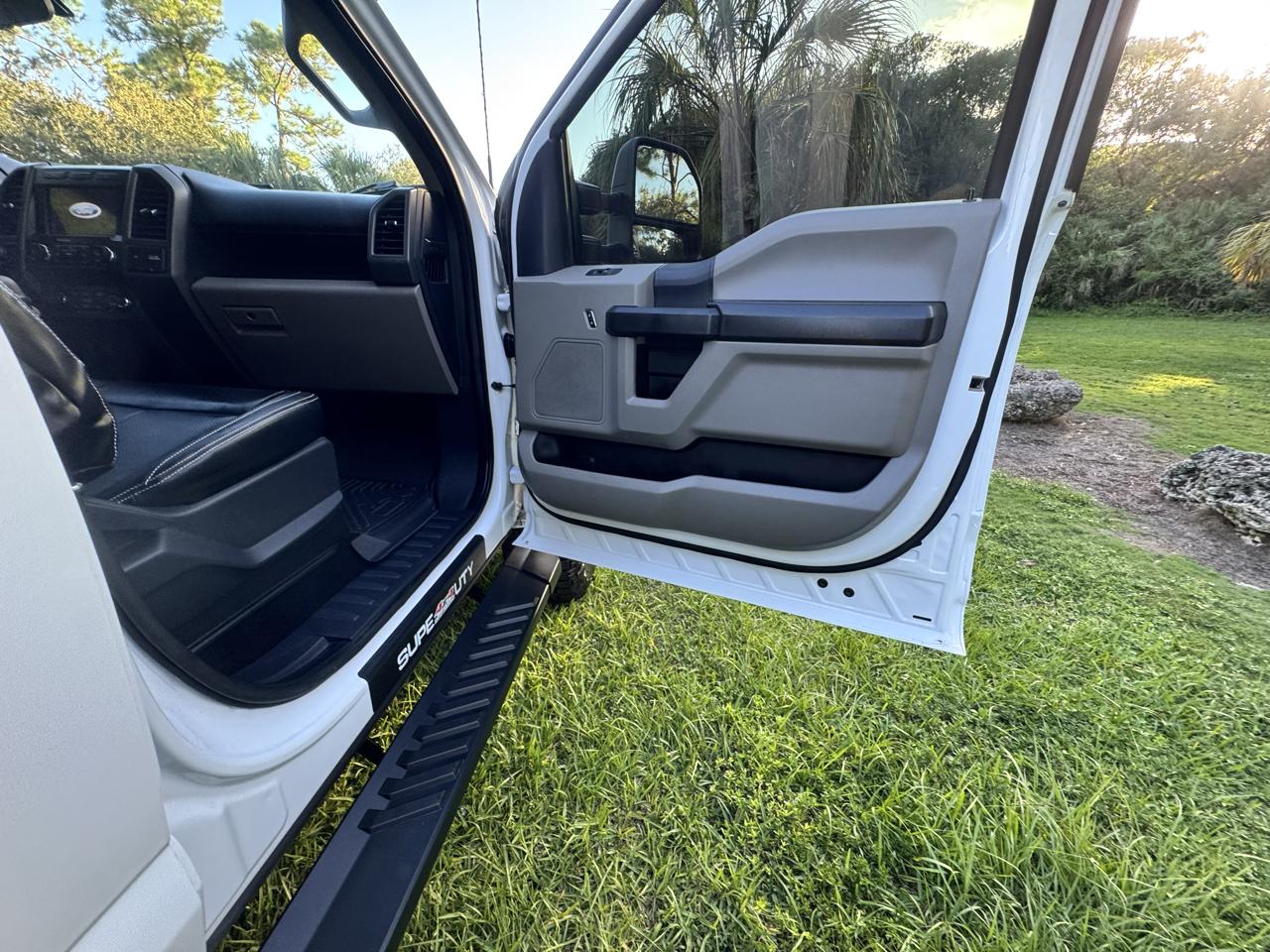 Ford Super Duty F-350 SRW  2022