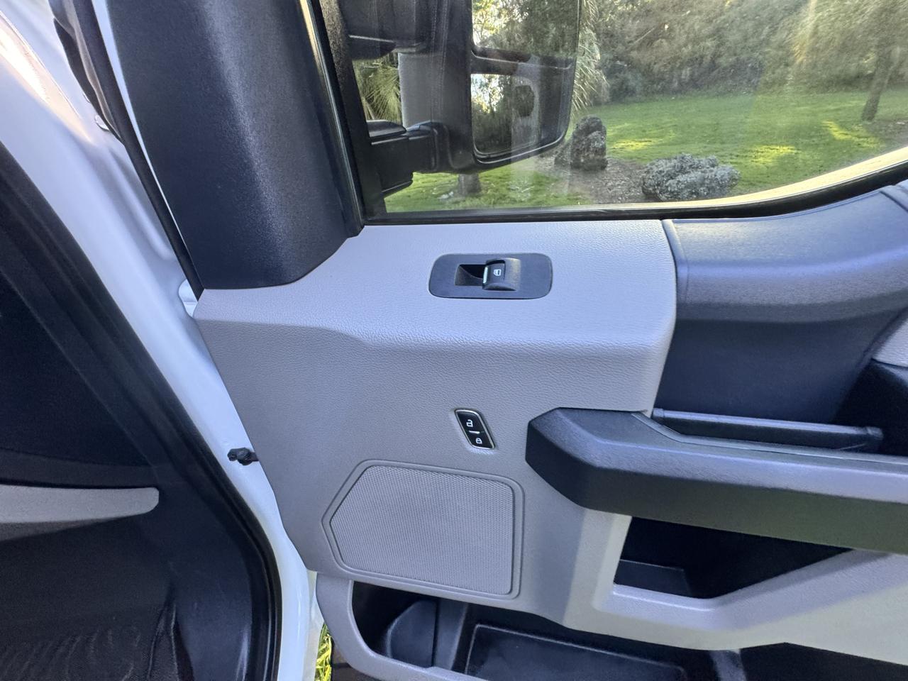 Ford Super Duty F-350 SRW  2022