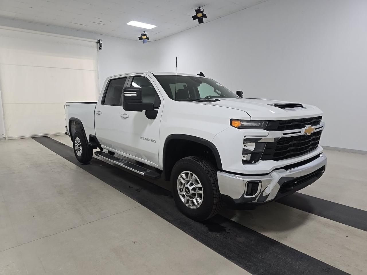 Chevrolet Silverado 2500HD 4WD Crew Cab 159" LT 2025