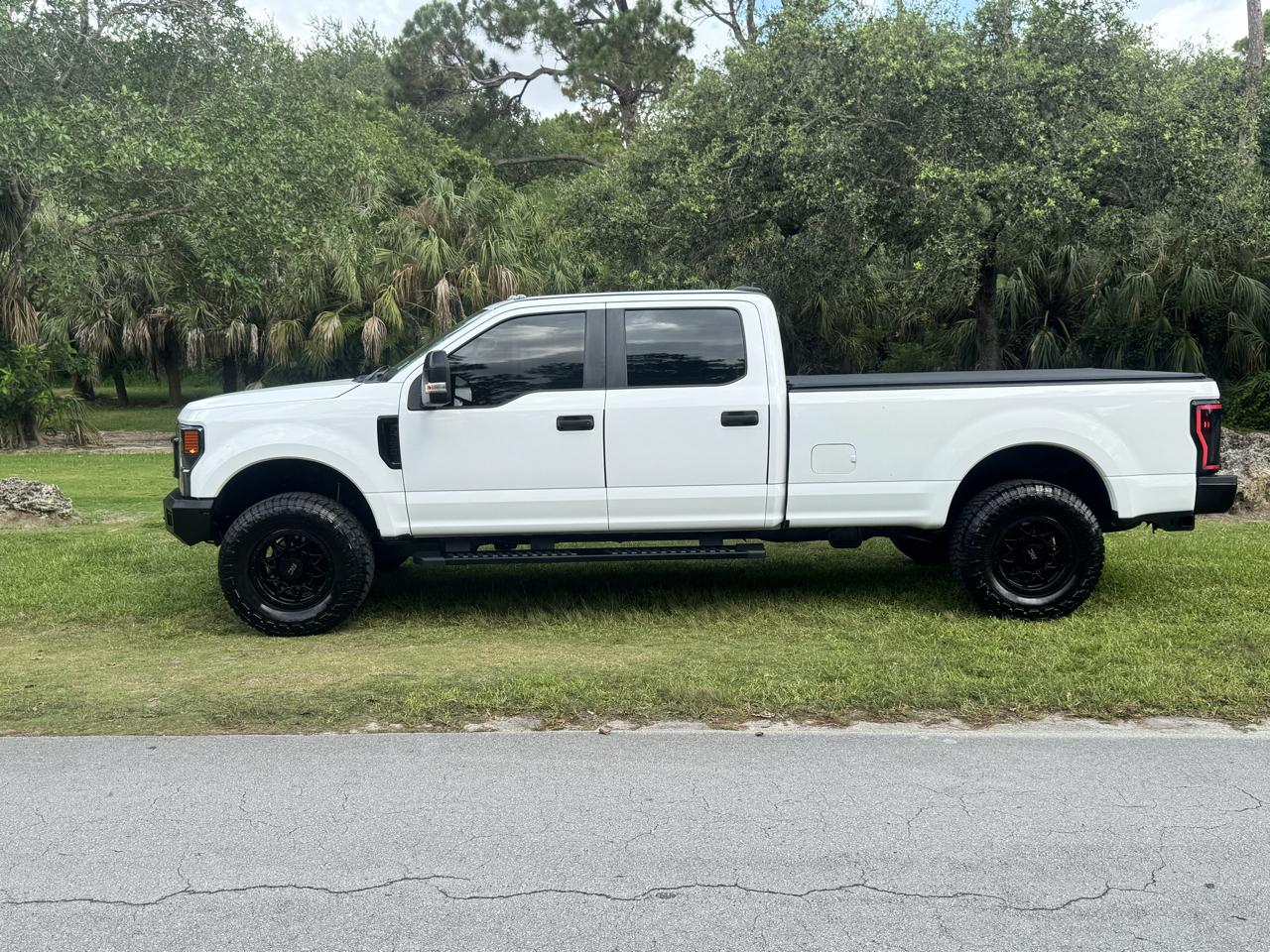 Ford Super Duty F-250 SRW XLT 4WD Crew Cab 8' Box 2022