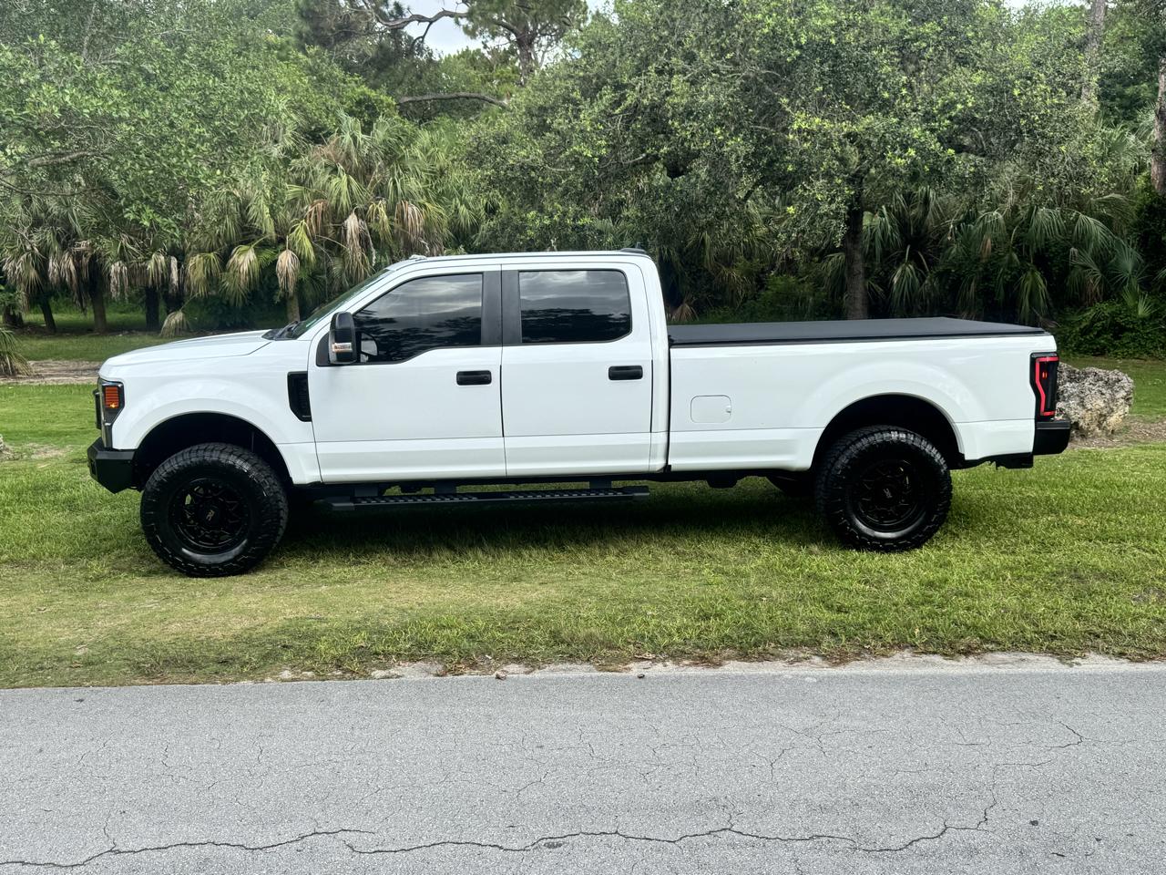 Ford Super Duty F-250 SRW XLT 4WD Crew Cab 8' Box 2022