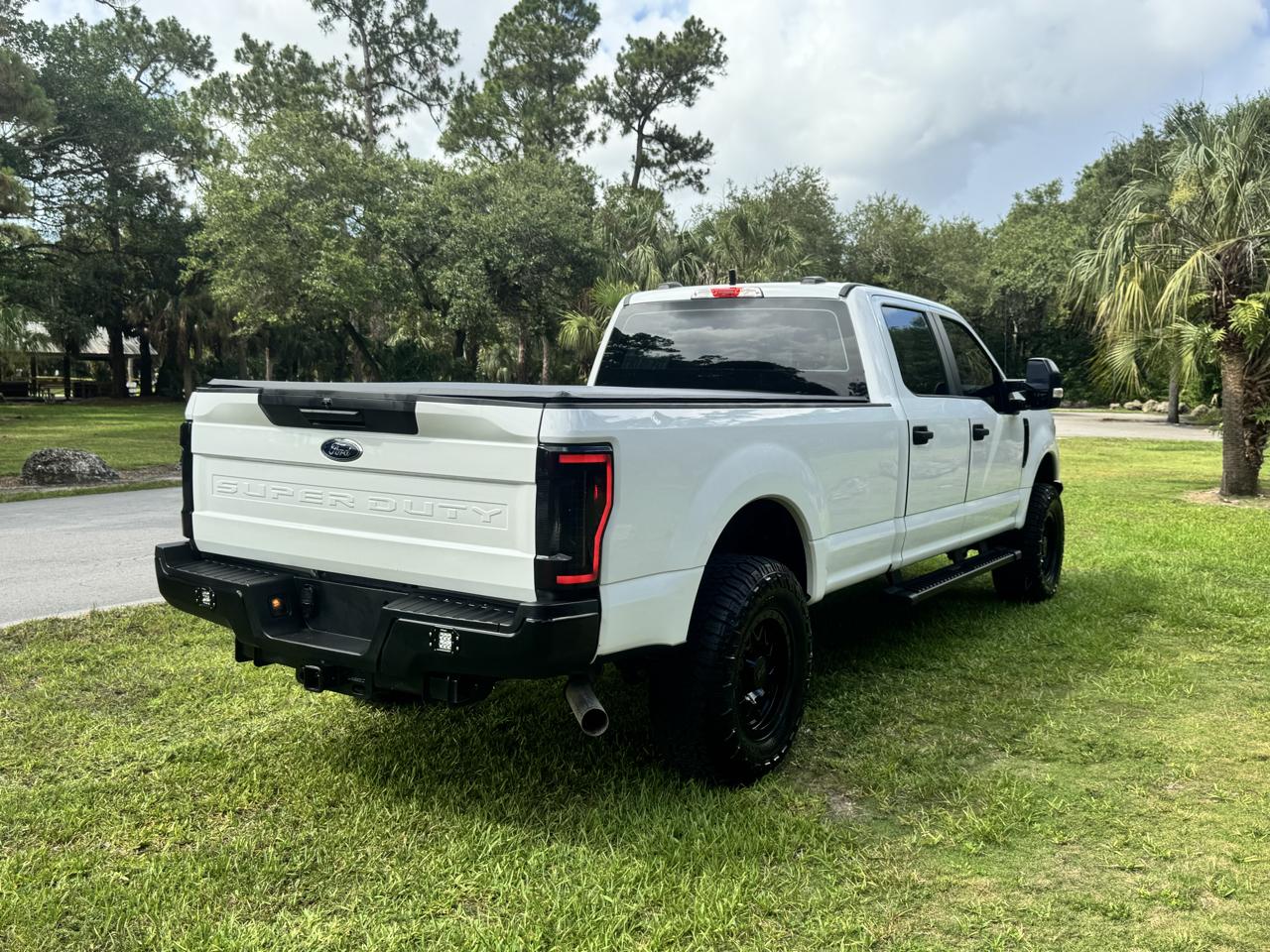 Ford Super Duty F-250 SRW XLT 4WD Crew Cab 8' Box 2022