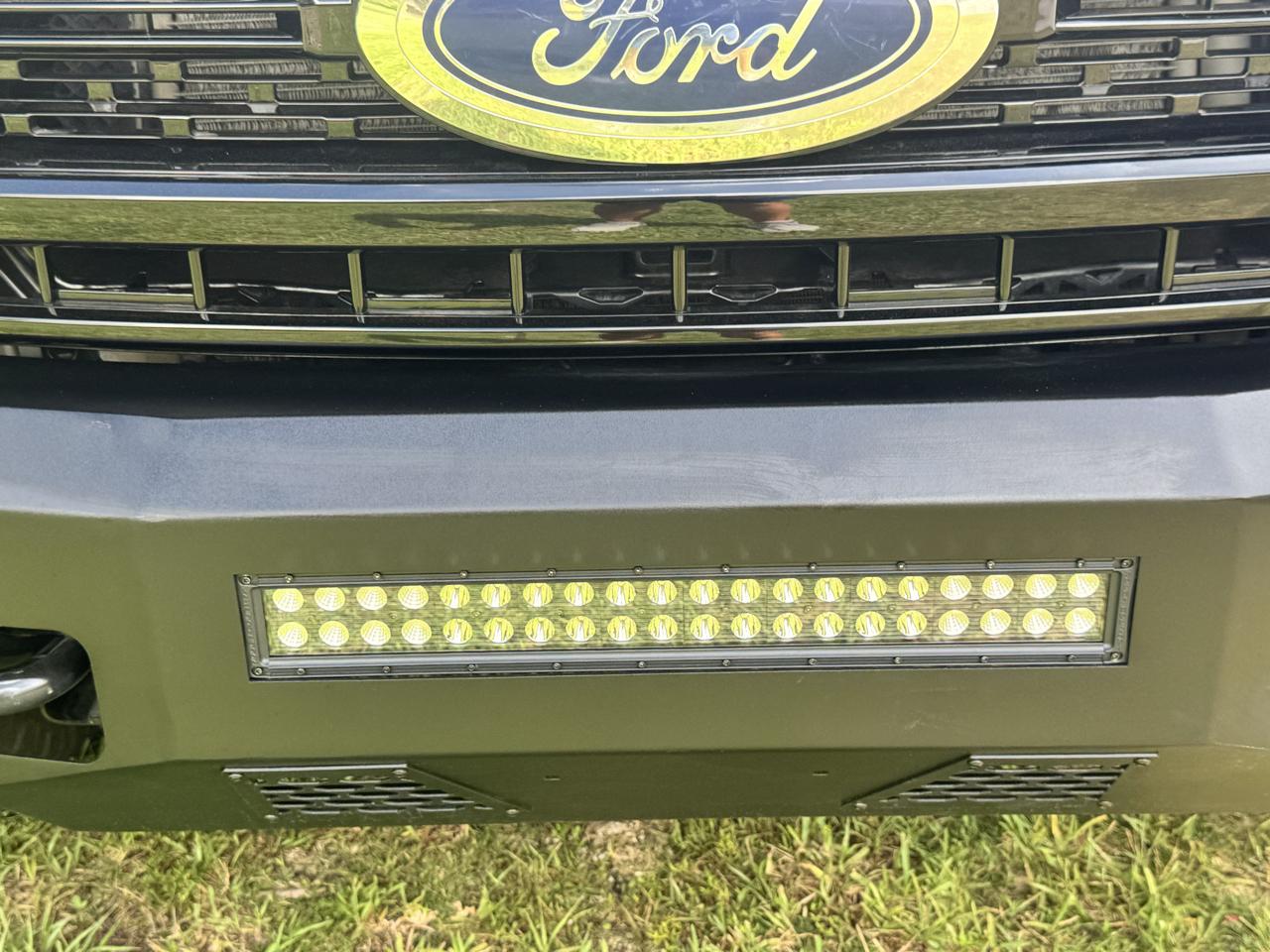 Ford Super Duty F-250 SRW XLT 4WD Crew Cab 8' Box 2022