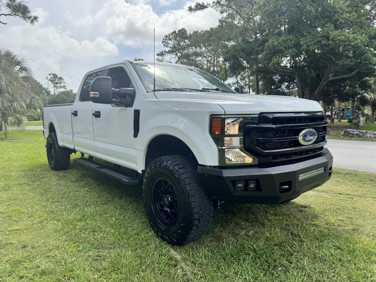 Ford Super Duty F-250 SRW XLT 4WD Crew Cab 8' Box 2022