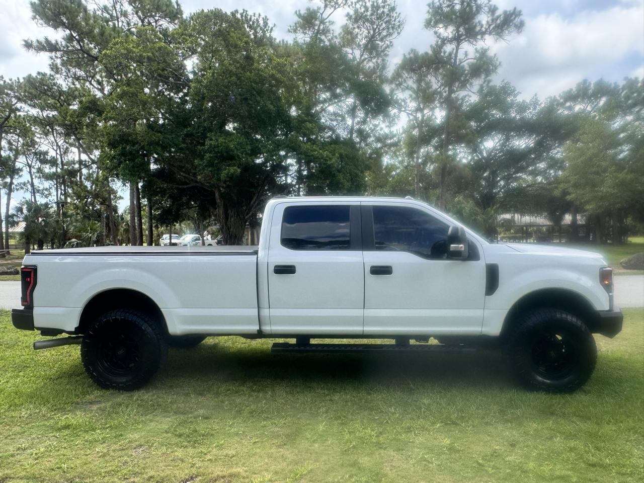 Ford Super Duty F-250 SRW XLT 4WD Crew Cab 8' Box 2022