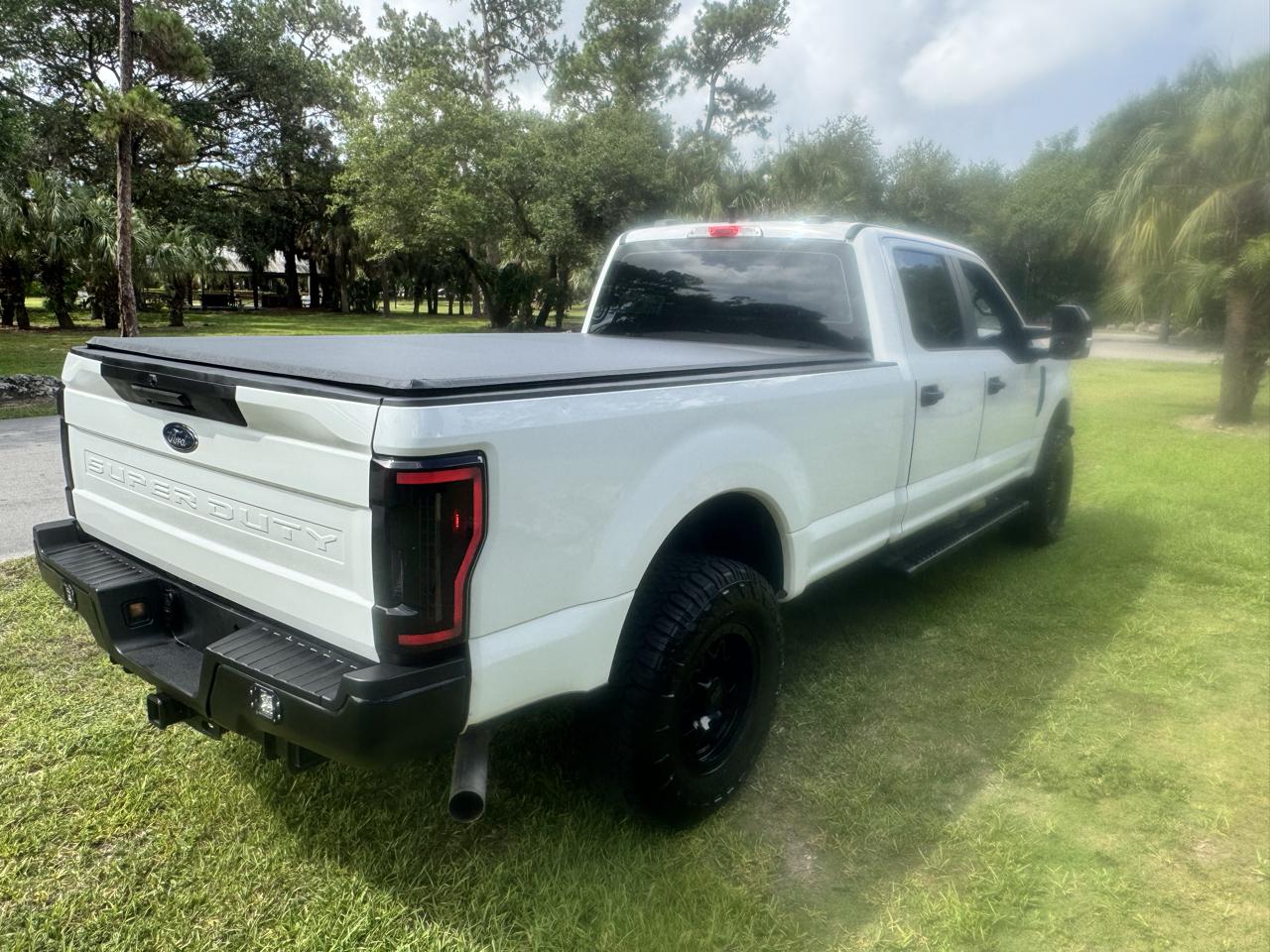 Ford Super Duty F-250 SRW XLT 4WD Crew Cab 8' Box 2022