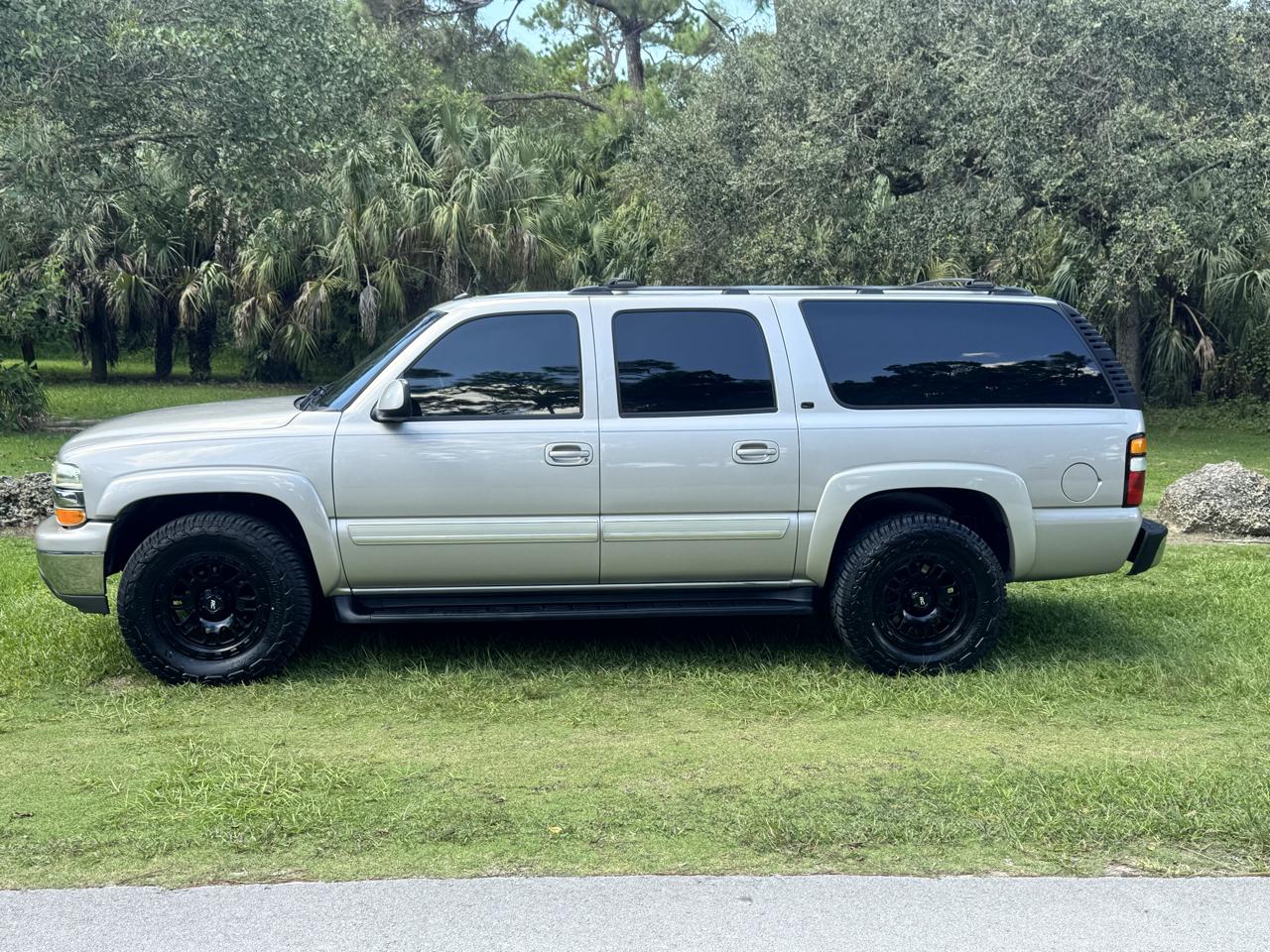 Chevrolet Suburban 4dr 1500 4WD LT 2005