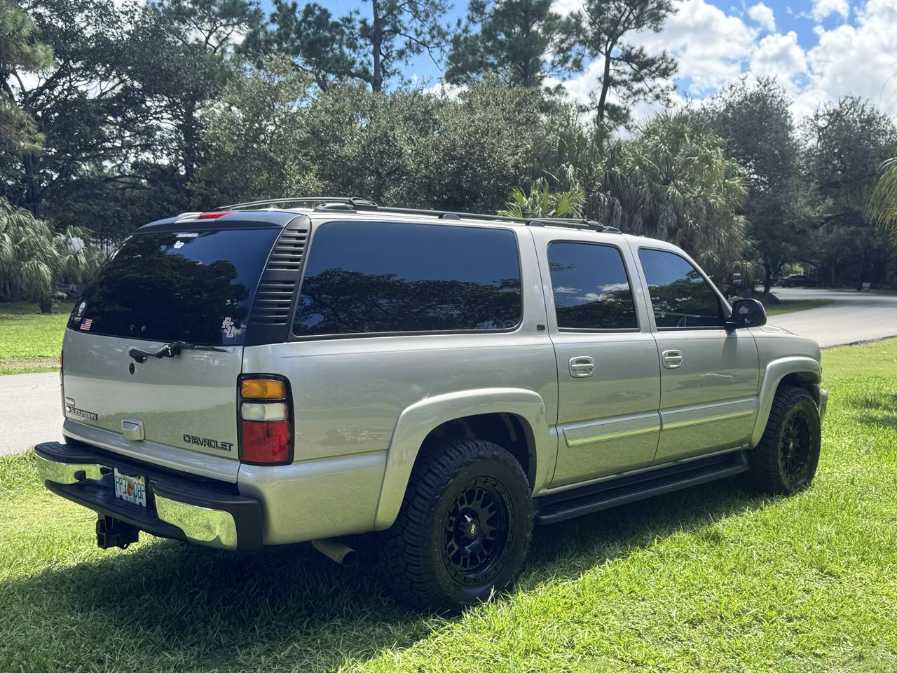 Chevrolet Suburban 4dr 1500 4WD LT 2005