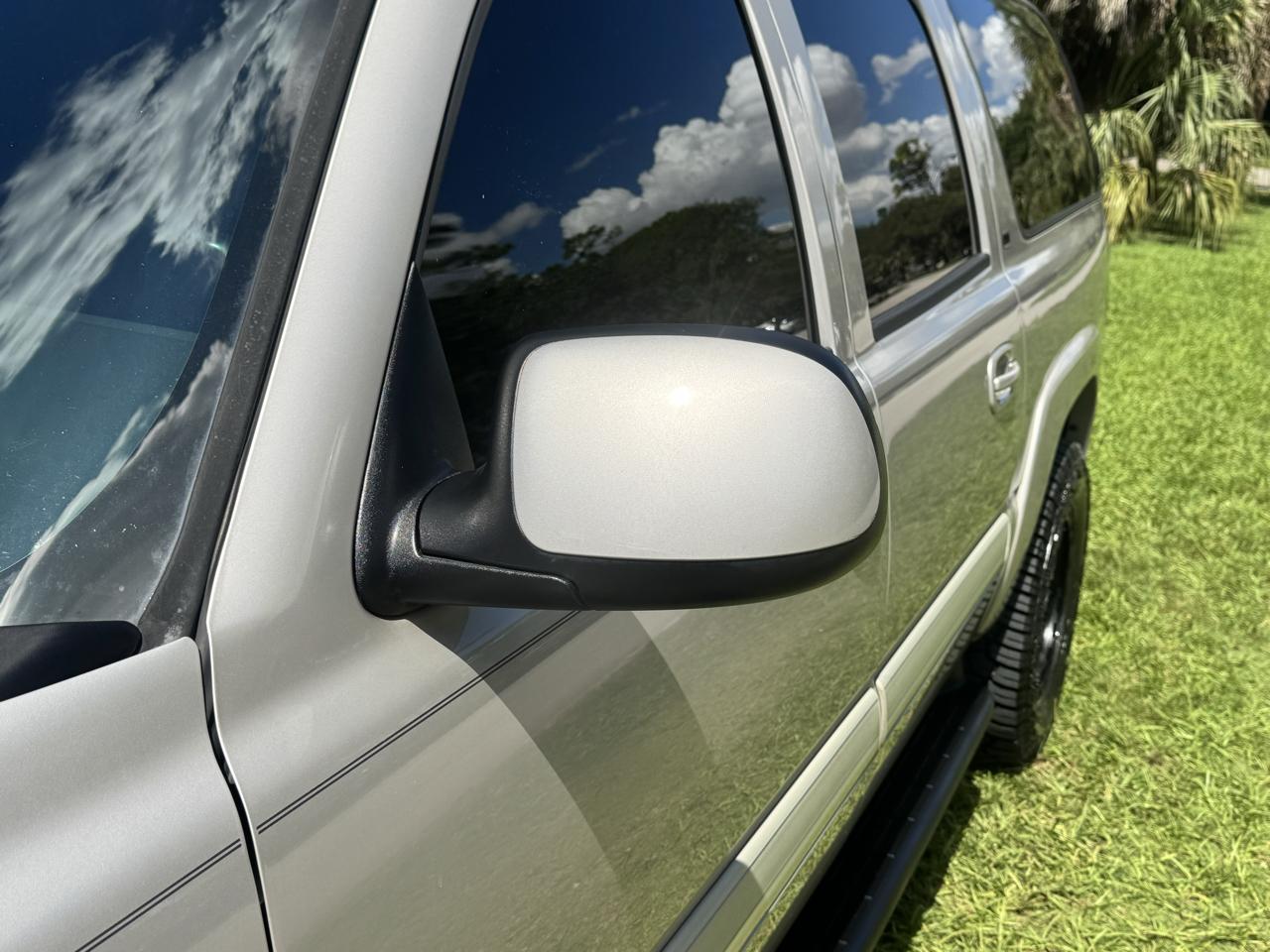 Chevrolet Suburban 4dr 1500 4WD LT 2005