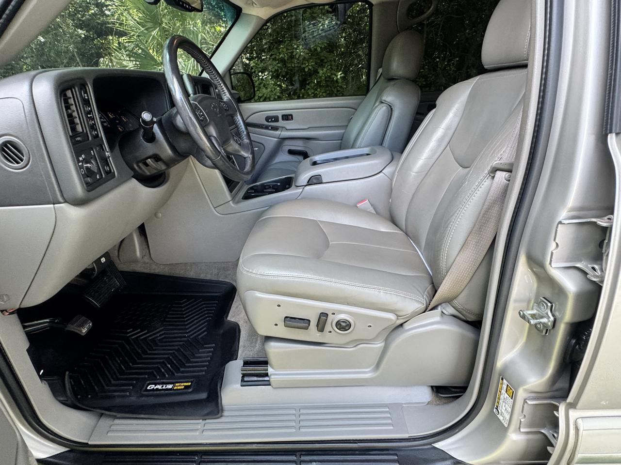 Chevrolet Suburban 4dr 1500 4WD LT 2005