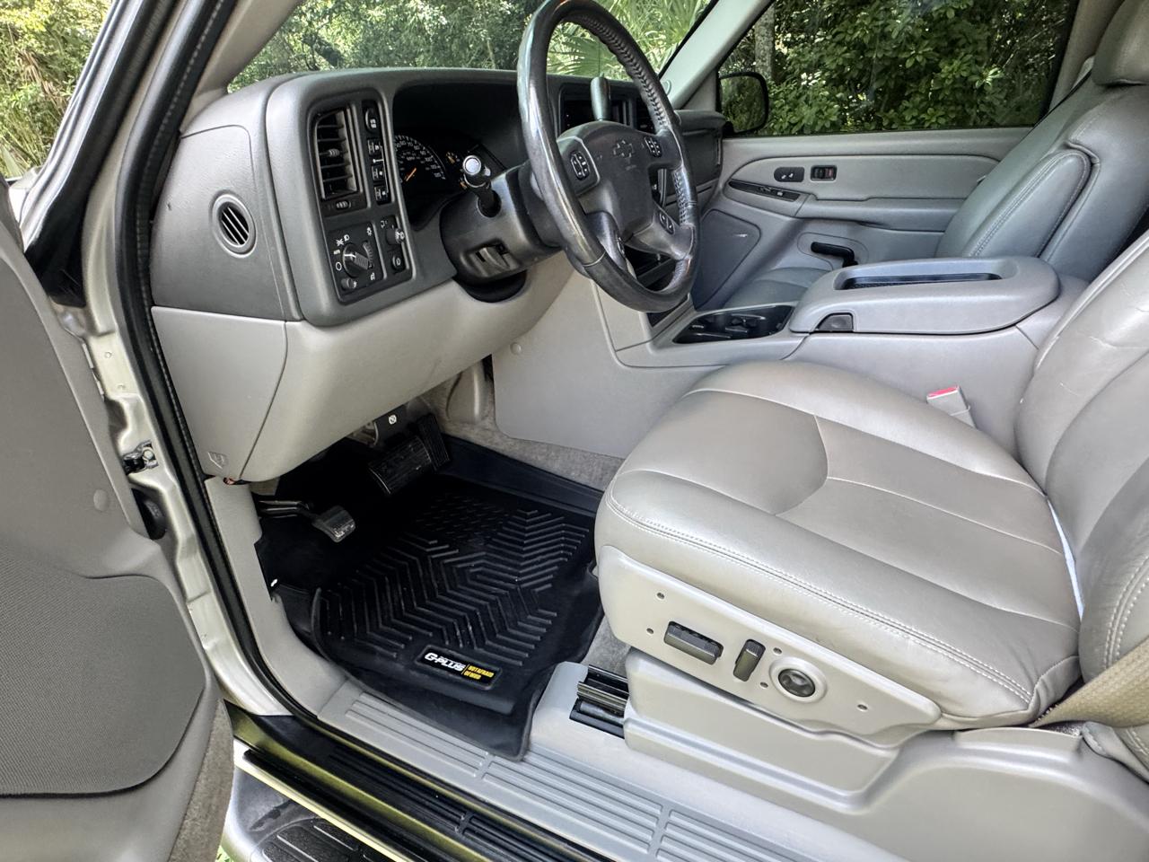Chevrolet Suburban 4dr 1500 4WD LT 2005